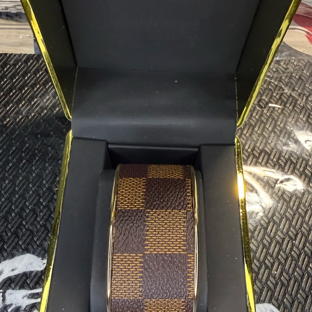 Brown Checkered Leather Bracelet with Ben. Checkered gift box 🎁